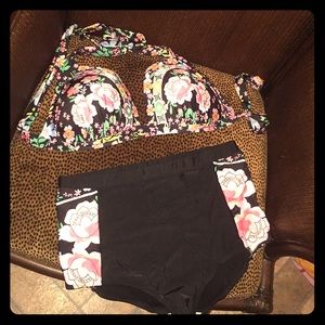 High waisted bikini with floral print